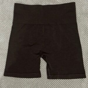 Kamo Fitness Eos Seamless Scrunch Shorts Java Brown Size M